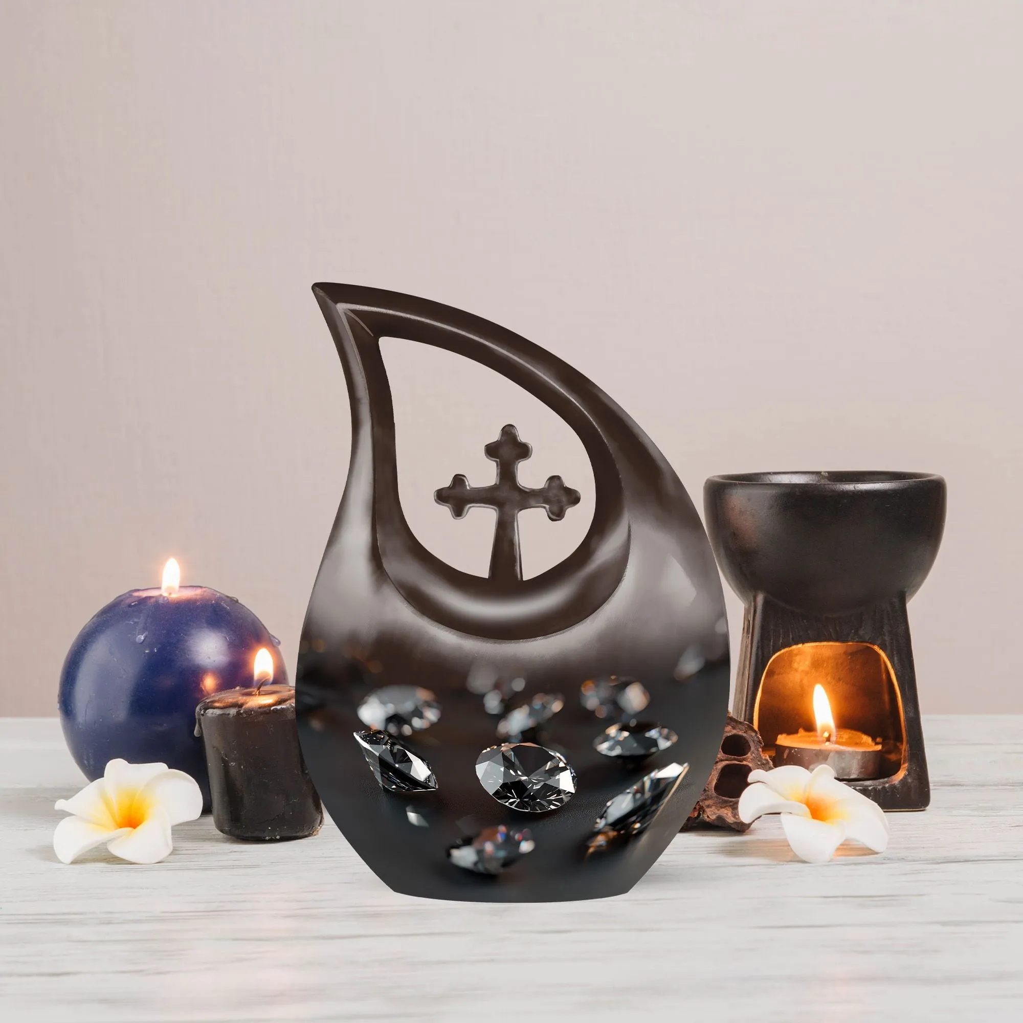 Ceremonial Diamond Urn: Devotion Keepsake for Human Ashes