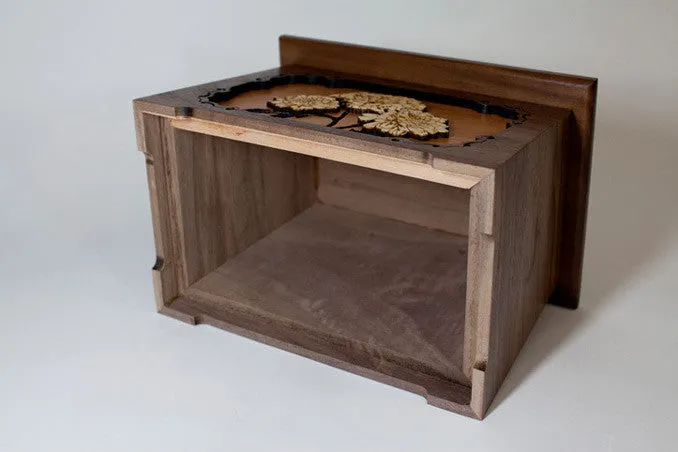 Mums Astoria Cremation Urn with Wood Inlay Art