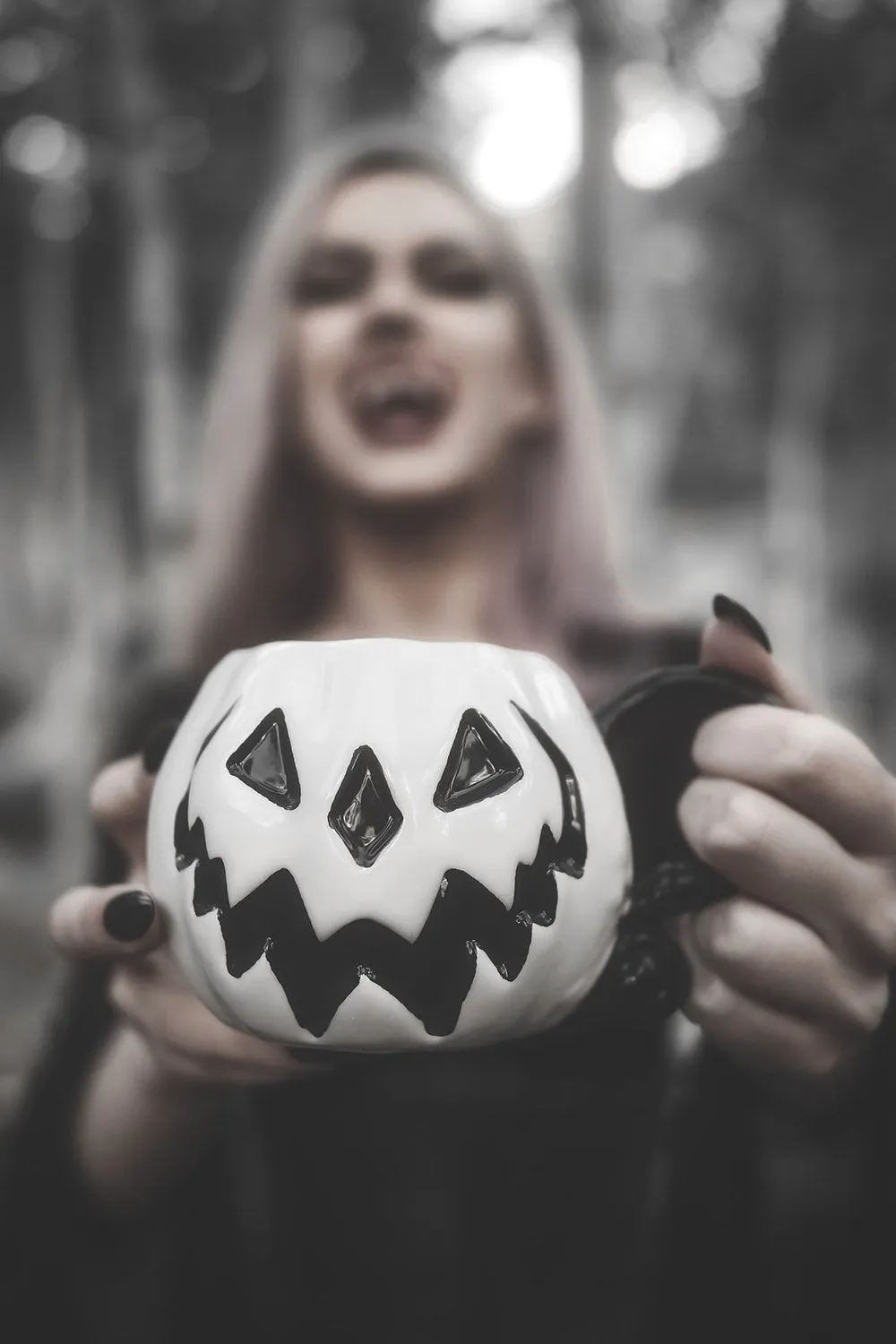 White Pumpkin Haunted Hallows Mug [WHITE]