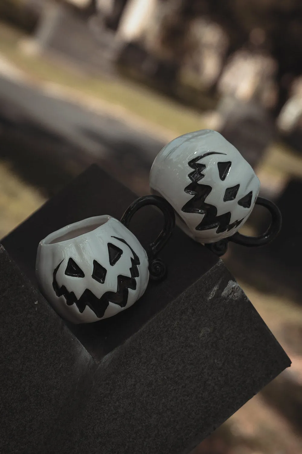 White Pumpkin Haunted Hallows Mug [WHITE]